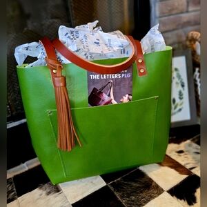 Plg Large Classic Tote In Green Apple